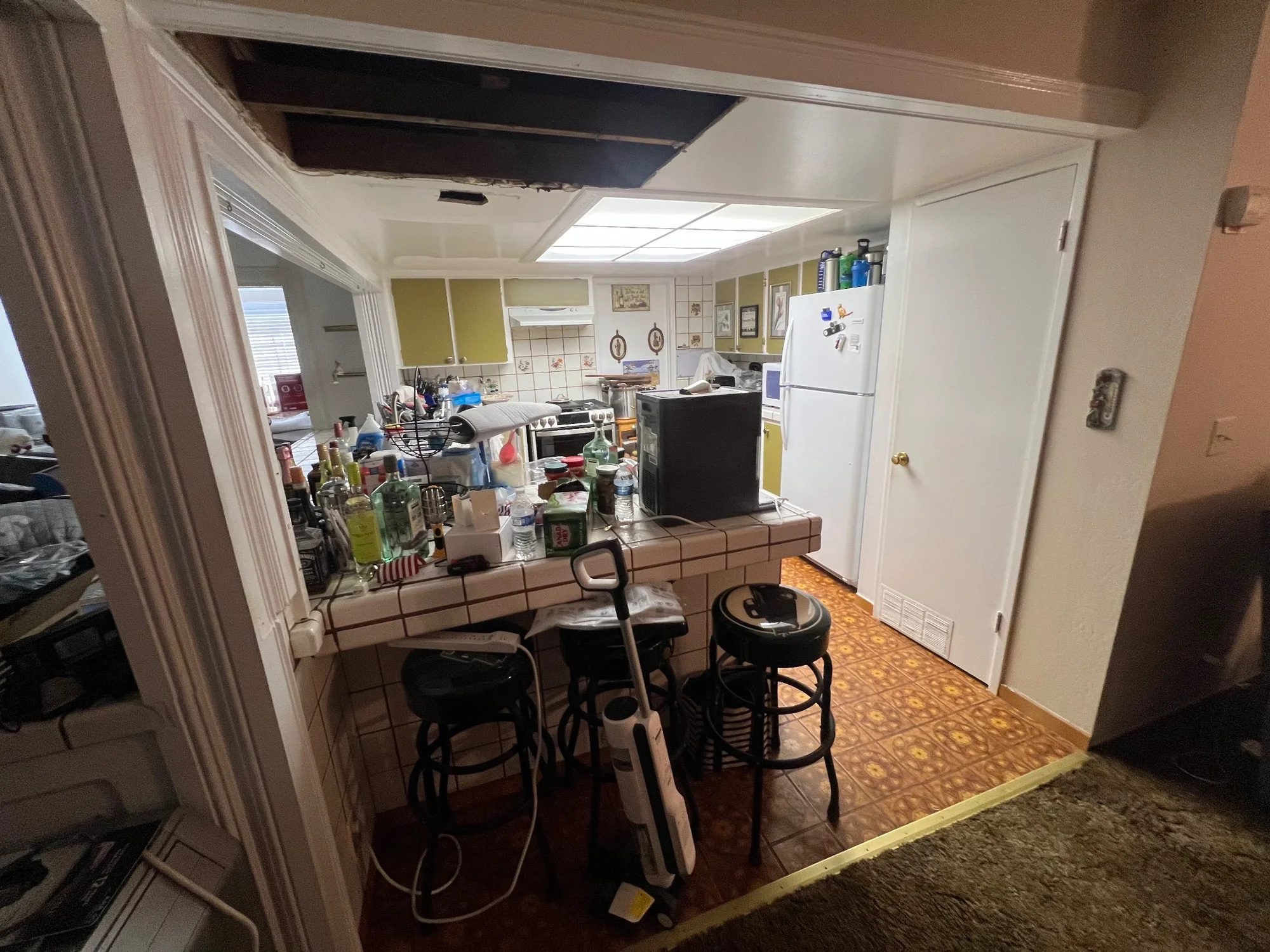 open kitchen before renovation
