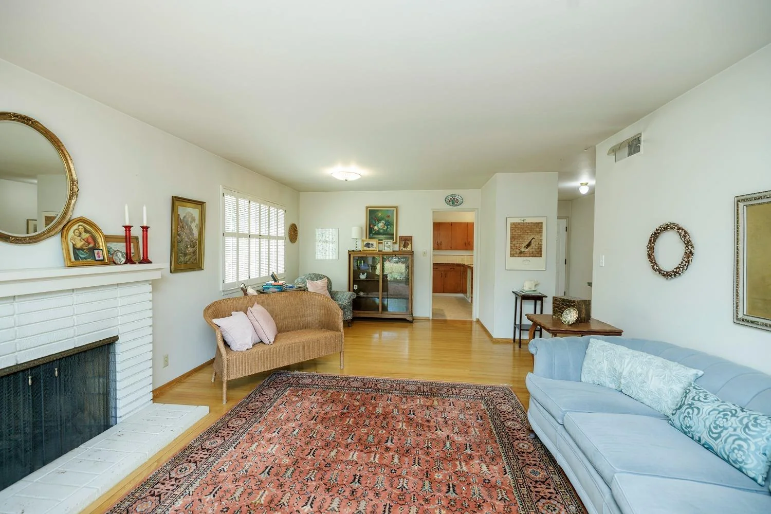 living room before renovation
